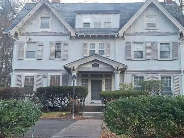 34 Scarborough St, Hartford, CT 06105
