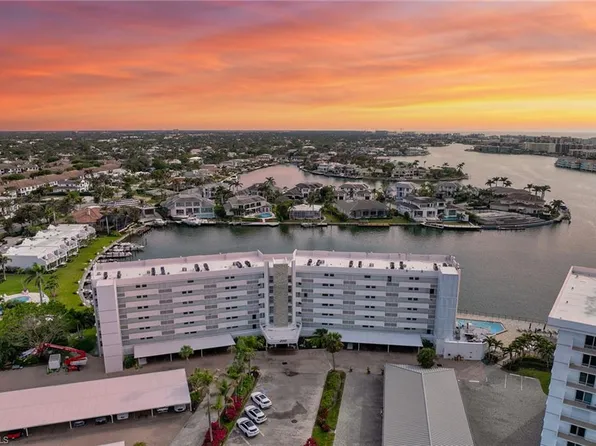 300 Park Shore DR #4F, NAPLES, FL 34103