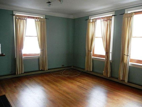 5th image of 630 W Waveland Ave APT 1A