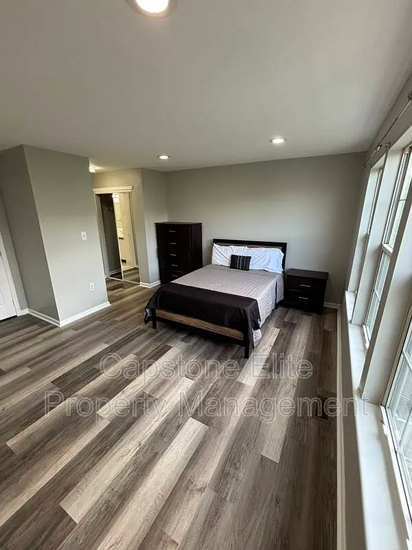 Studio, 1.0 bath, 150 sqft, $1,450 — Photo 3
