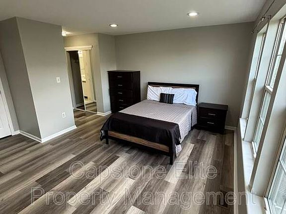 3rd image of 20 Ashby Ln #3