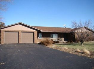 4286 E 1300 North Rd, Stanford, IL 61774