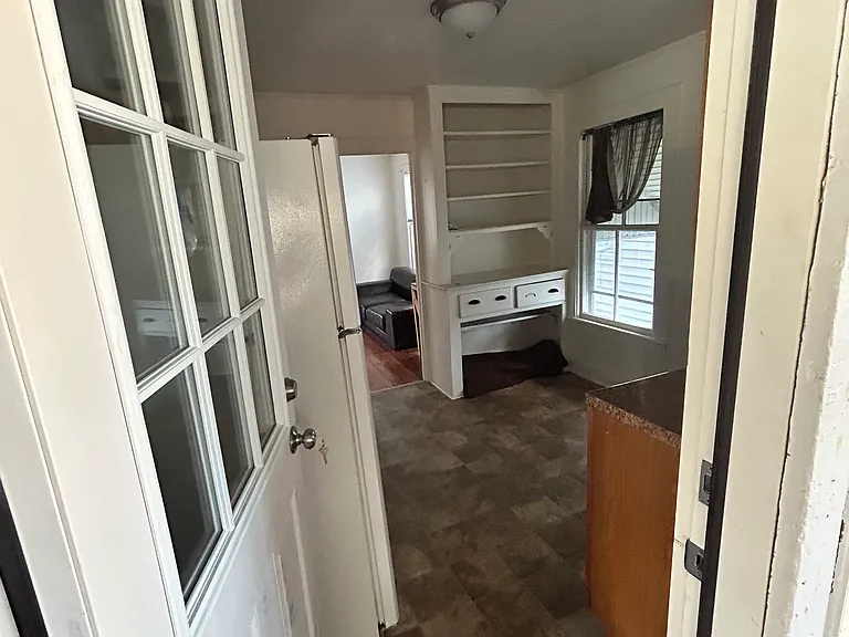 229 Robinson St #2 — Photo 8