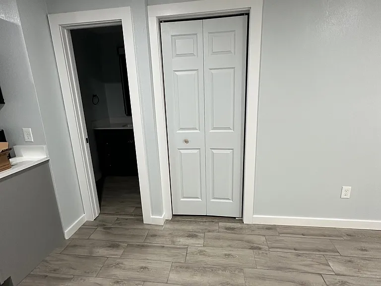 103 N Lovers Ln #A — Photo 13