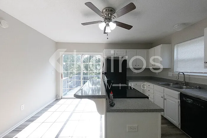 4415 The Paseo Blvd — Photo 10