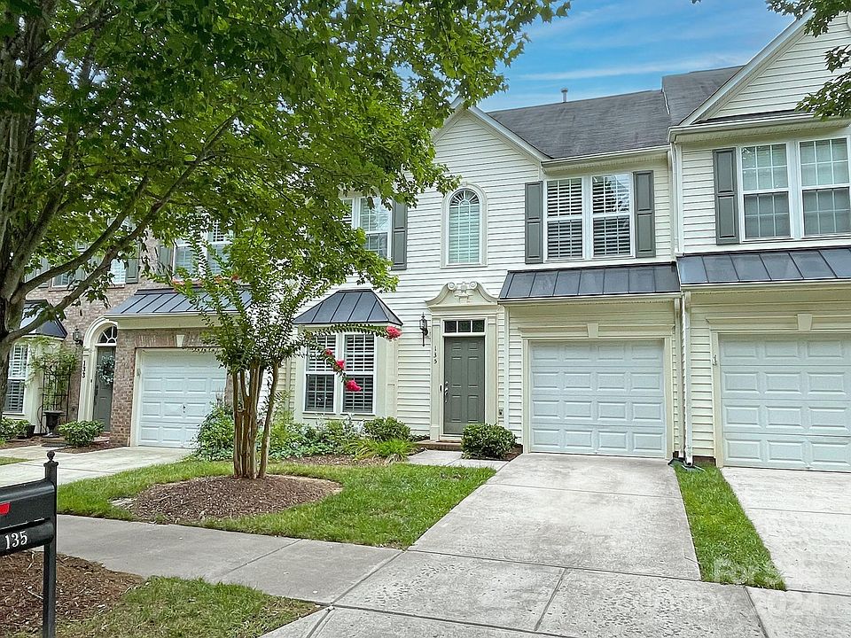 1st image of 135 S Arcadian Way