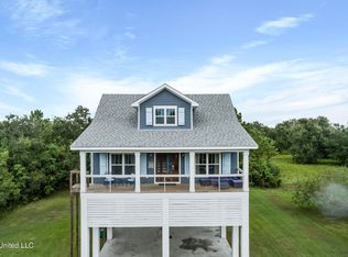 141 Fox Dr, Bay Saint Louis, MS 39520