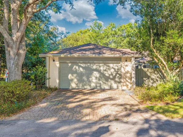 900 Bay Dr APT 62, Niceville, FL 32578