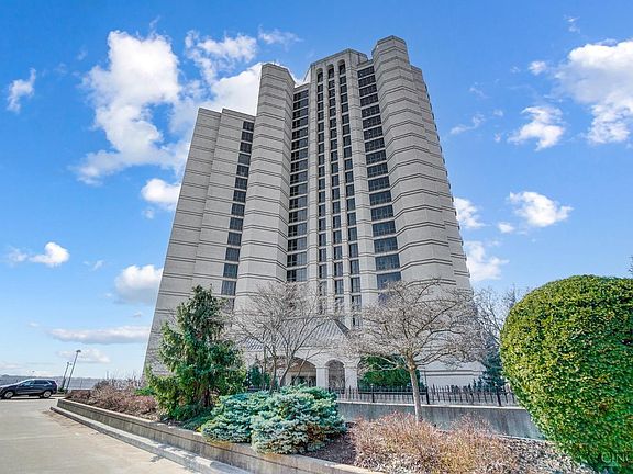 2nd image of 1201 Edgecliff Pl APT 1210