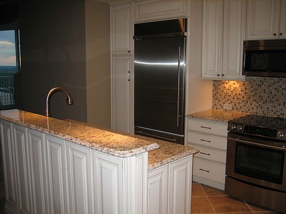 4th image of 155 Court Ave #2710