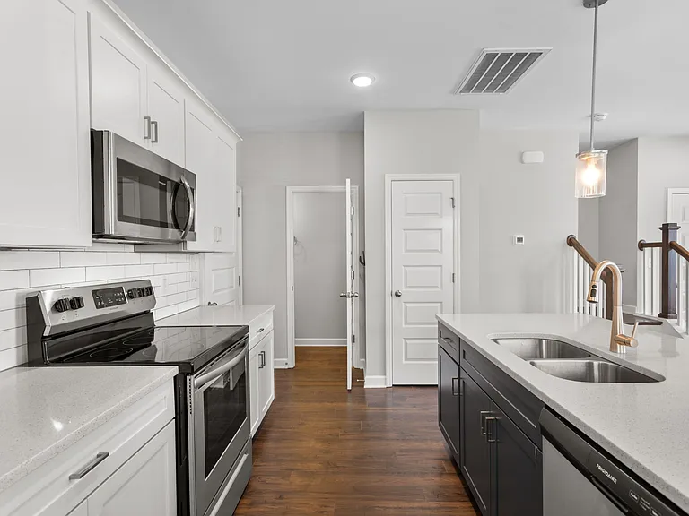 1067 Emery Bay Cir — Photo 13