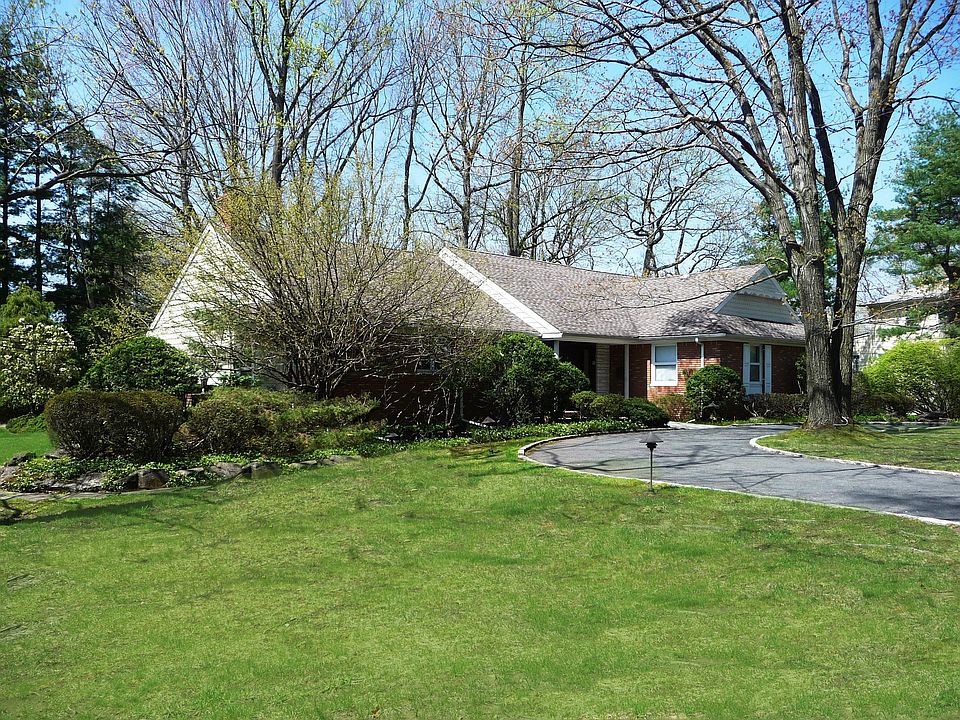 1st image of 90 Far Brook Dr