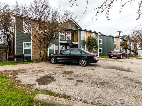3rd image of 7417 Vintage Hills Dr APT B