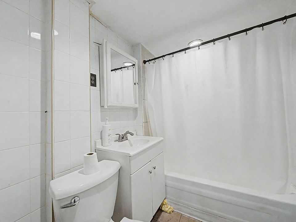 1st image of 2208 N Kostner Ave #1