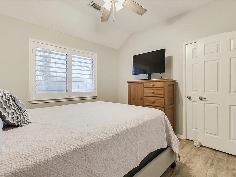 13807 Halpren Falls Cir — Photo 38