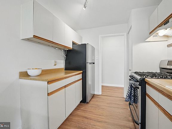 2nd image of 7609 Lee Hwy APT 304