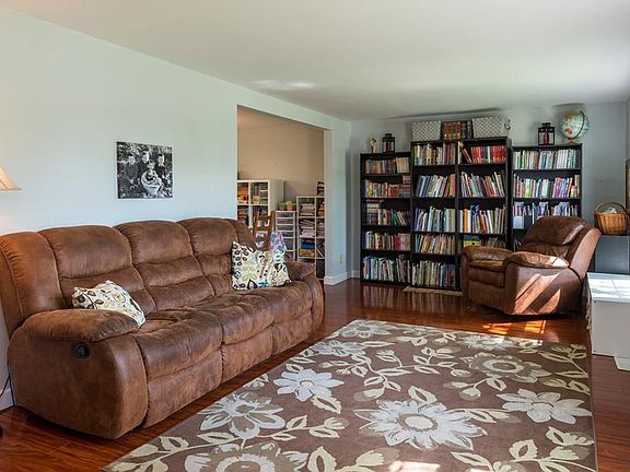 3rd image of 4083 Rymark Ct