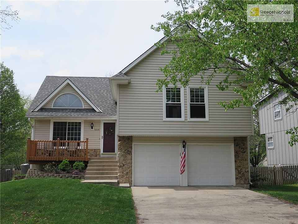1019 N Church St, Olathe KS 66061
