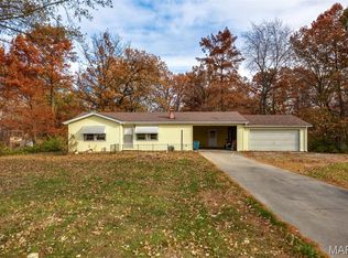 6620 Edgewater Dr, Mount Olive, IL 62069