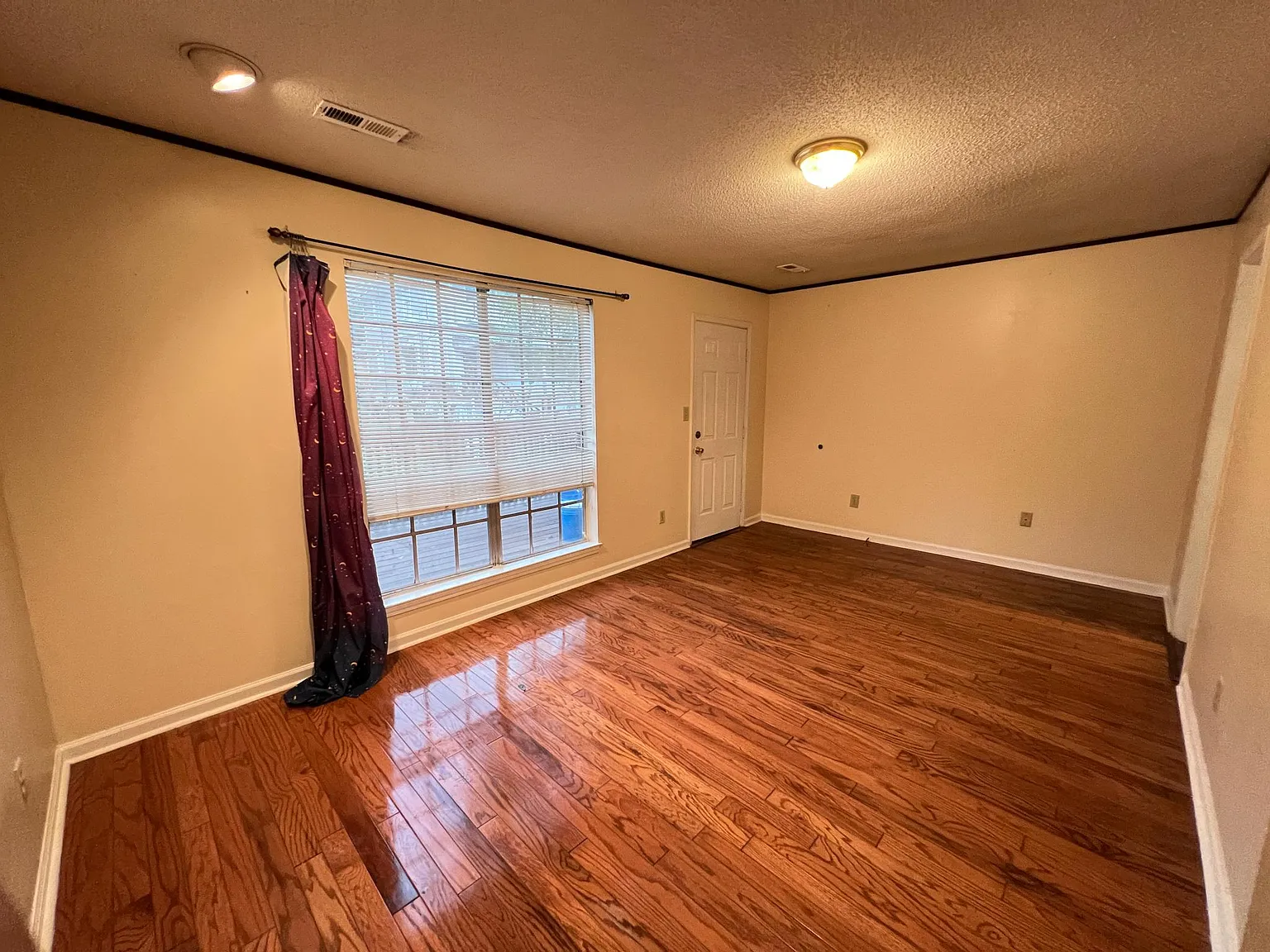2 bed, 1.5 bath, 1152 sqft, $1,450 — Photo 3