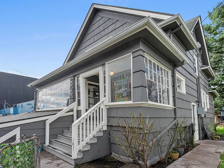 4743B N Albina Ave — Photo 2