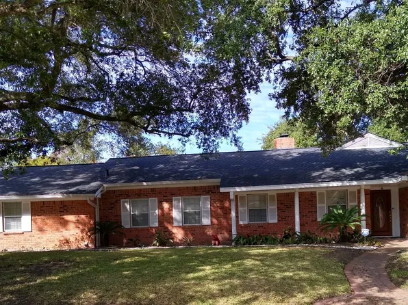 11322 Oak Spring Dr, Houston, TX 77043