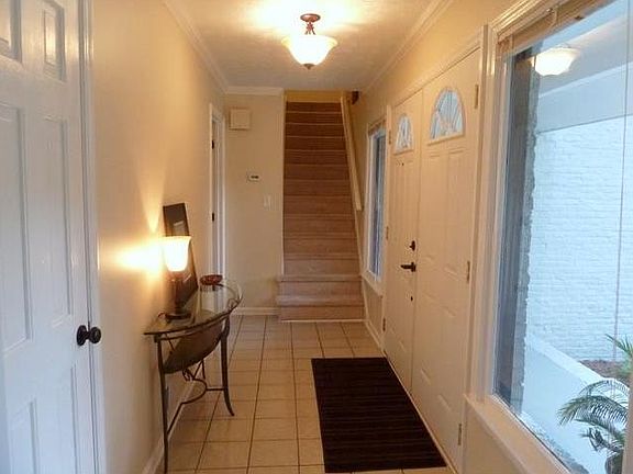 3rd image of 4722 Castlewood Dr