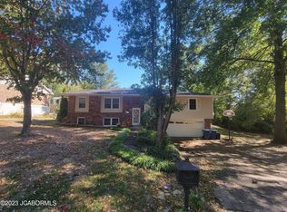 806 Southern Air Dr, Jefferson City, MO 65109