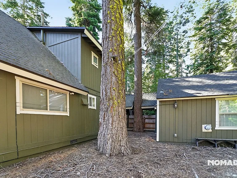 7064 6th Ave — Photo 32