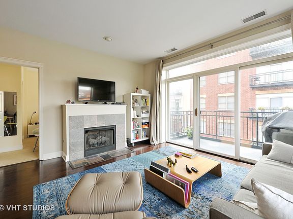 3rd image of 2310 W Saint Paul Ave APT 301