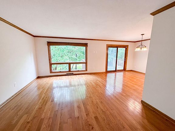 3rd image of 5243 Latta St
