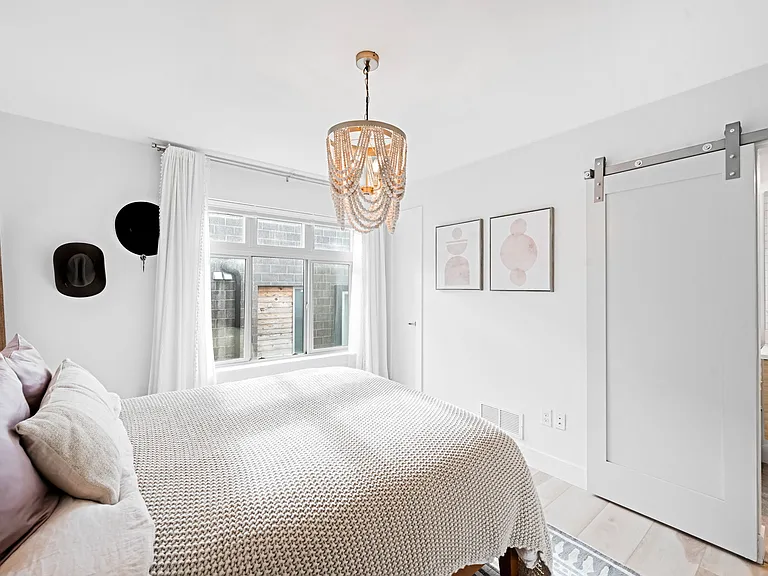Master with walk-in closet