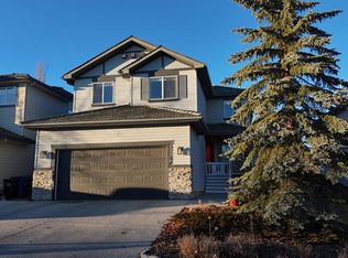27 SE Gleneagles Ter, Cochrane, AB T4C1W4