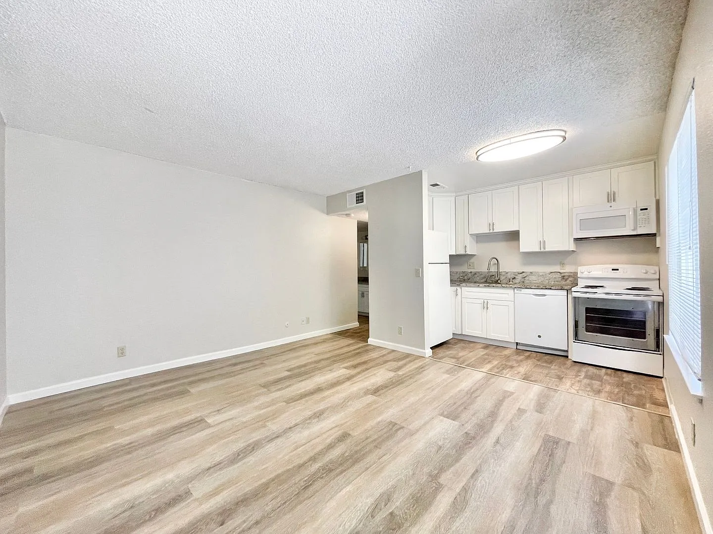 2220 O Street — Photo 3