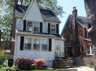 6148 220th St, Oakland Gardens, NY 11364