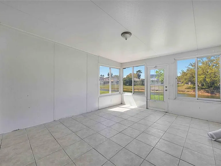 727 Kensington Lake Cir — Photo 29