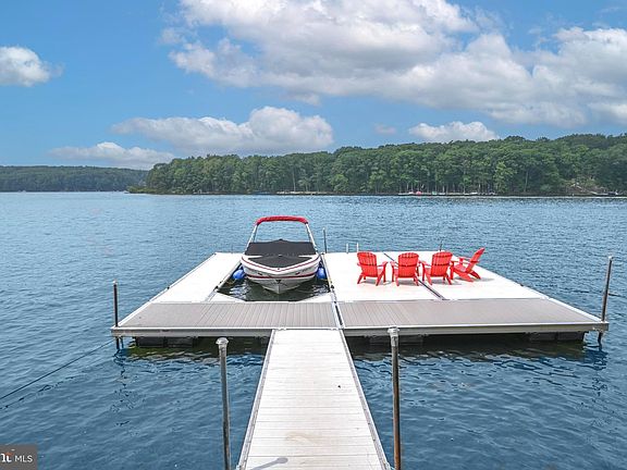 3rd image of 1019 Lake Shore Dr