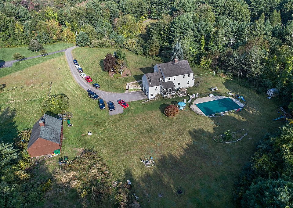 2nd image of 252 Arbor St
