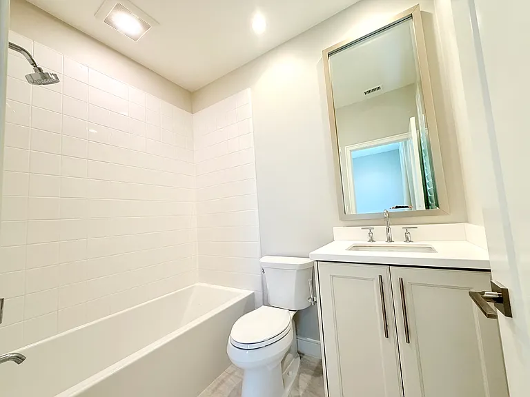 4th bathroom