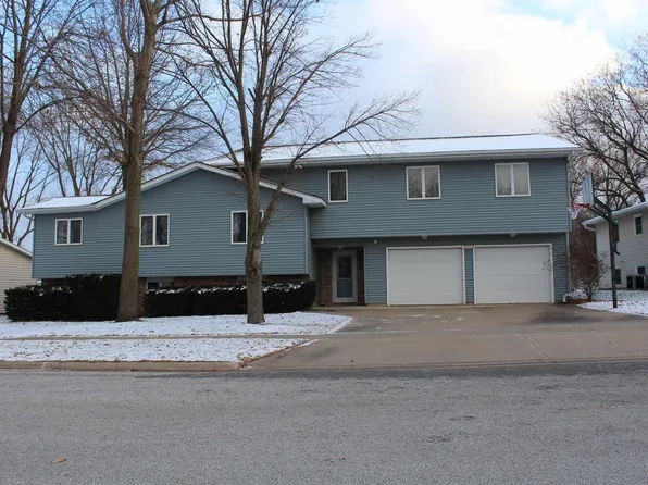 2203 1st Ave NW, Waverly, IA 50677