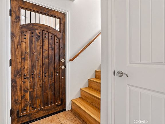 5th image of 215 Old County Rd