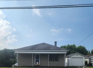 183 Dearing Dr, Mount Hope, WV