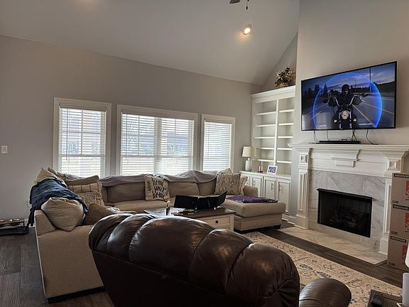 4th image of 176 Thistledown Dr