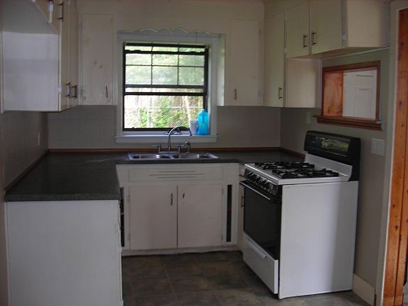 4th image of 1110 Southland Dr
