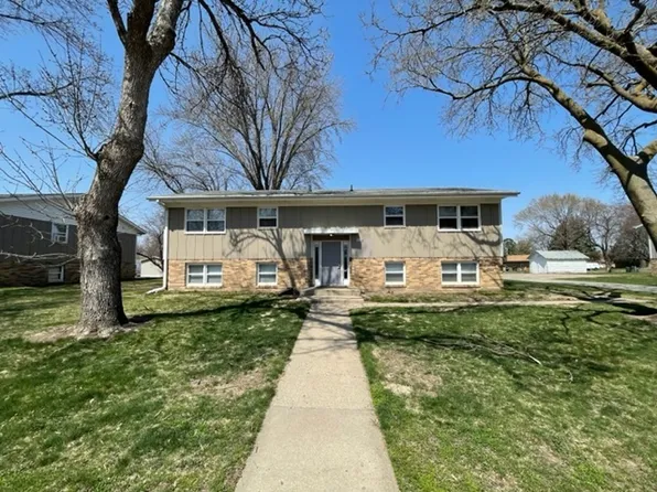 1005 W Clark St #1, Vermillion, SD 57069