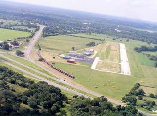 215 Cheyenne Dr, Smithville, TX 78957