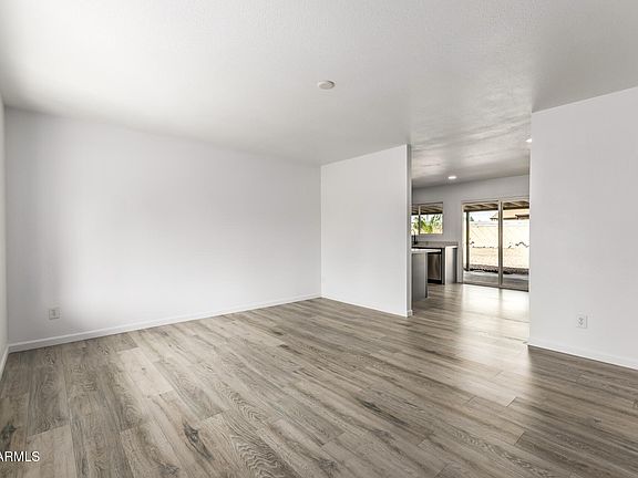 5th image of 3020 W MURIEL Drive