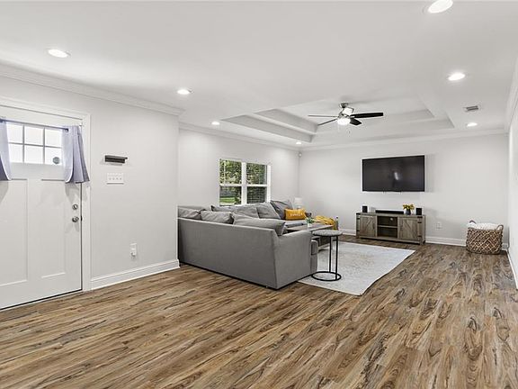 3rd image of 7509 Ligustrum Dr