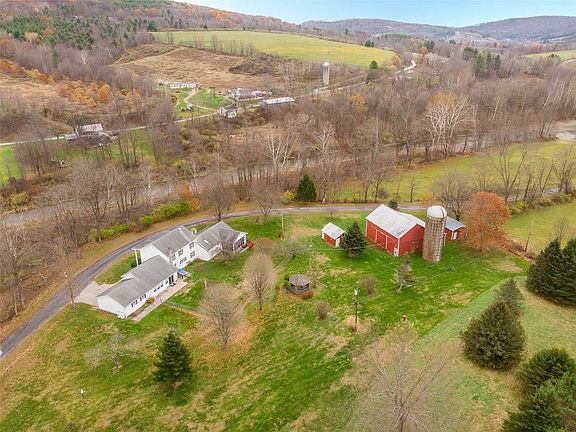 3rd image of 195 Harding Rd