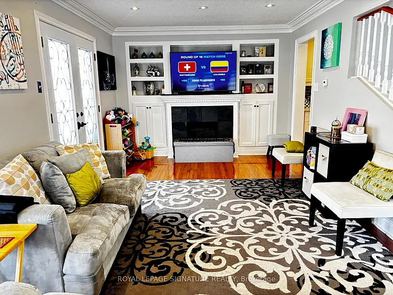 6568 Aston Martin Mews — Photo 4